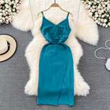 Slim and slim pleated sleeveless V-neck open hip dress HZ1023