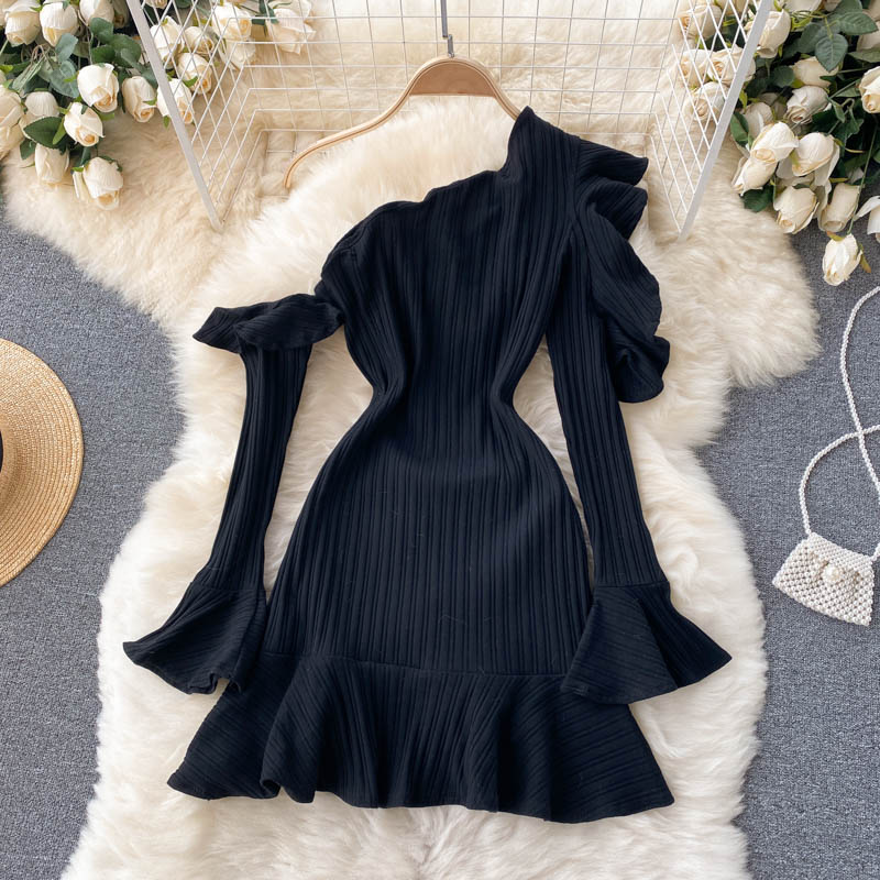 Black One-Shoulder Long-Sleeved Dress Fashion Dress HZ1023
