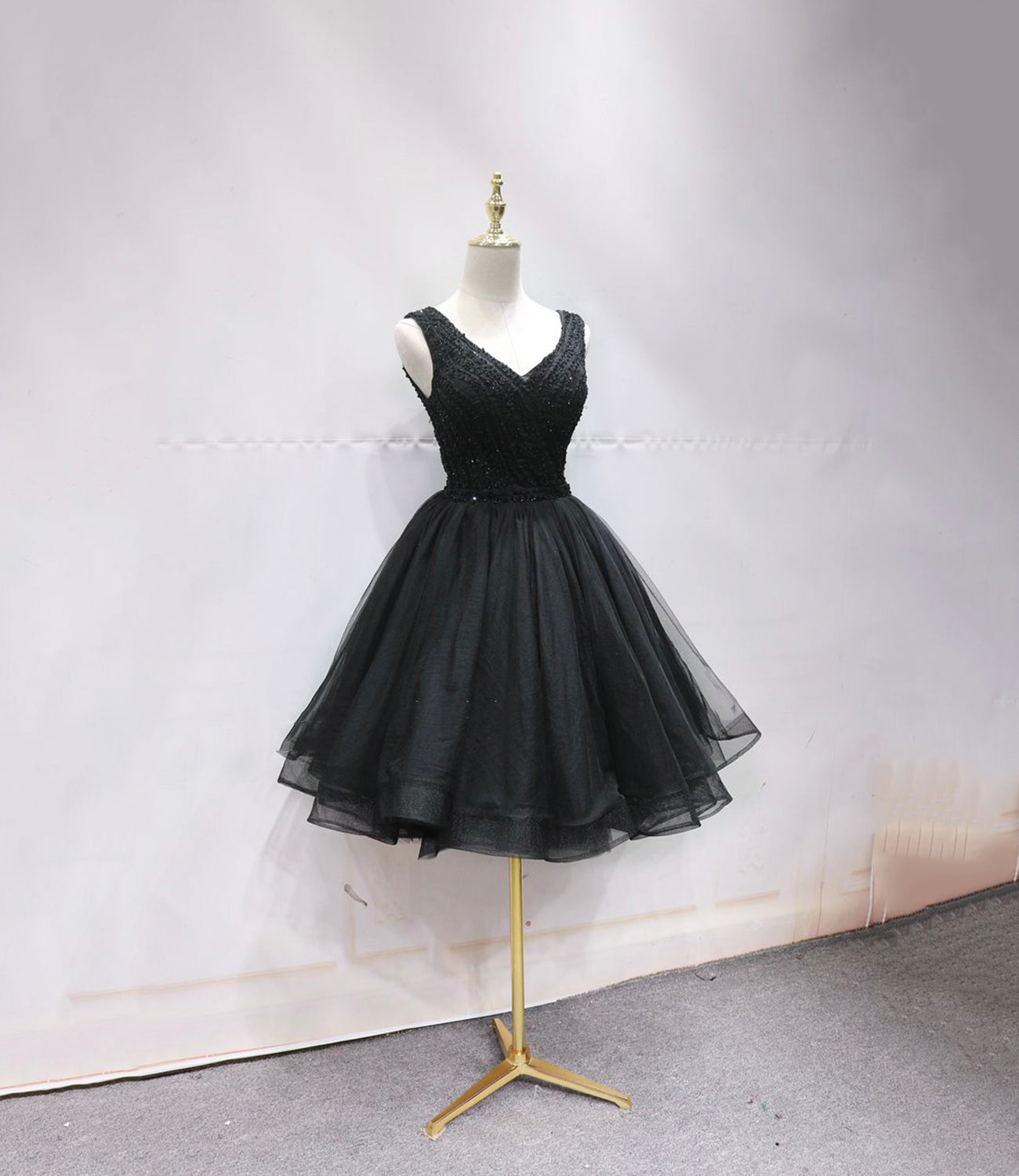 Black v neck beads short prom dress homecoming dress HZ1023