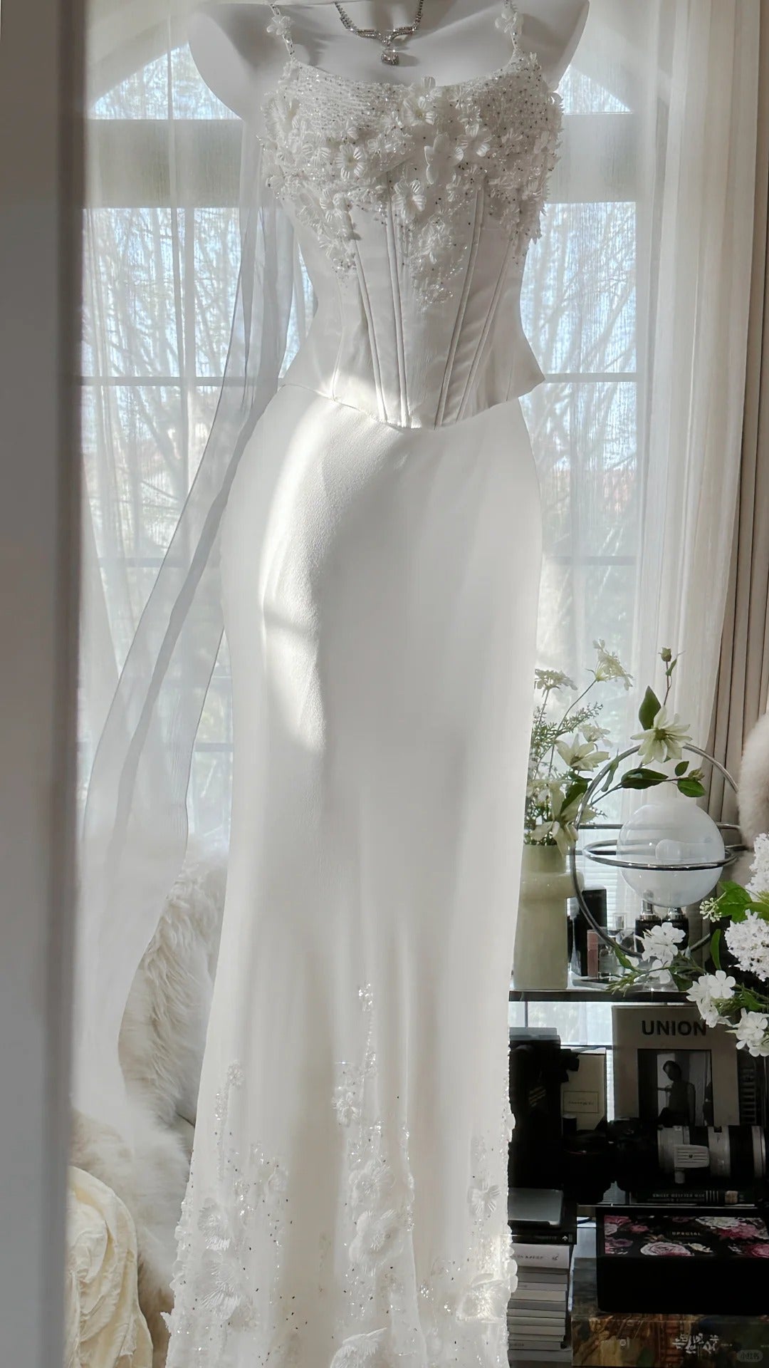 White Elegant Fashion Exquisite Floral Beaded Long Chiffon Ball Gown Evening Dress Party Dress Two Piece Set HZ1023