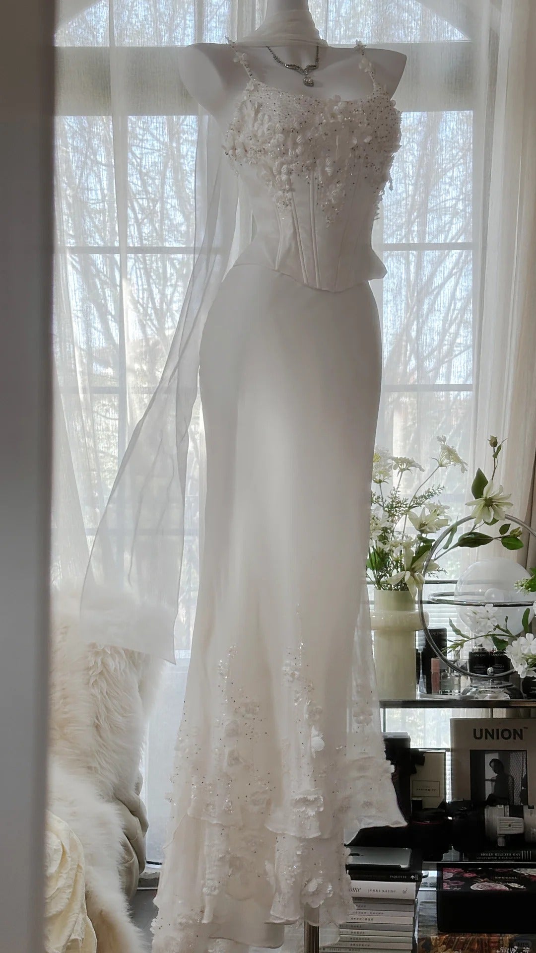 White Elegant Fashion Exquisite Floral Beaded Long Chiffon Ball Gown Evening Dress Party Dress Two Piece Set HZ1023