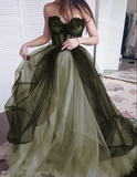 A-Line / Princess Tulle Applique Strapless Sleeveless Court Train HZ1023