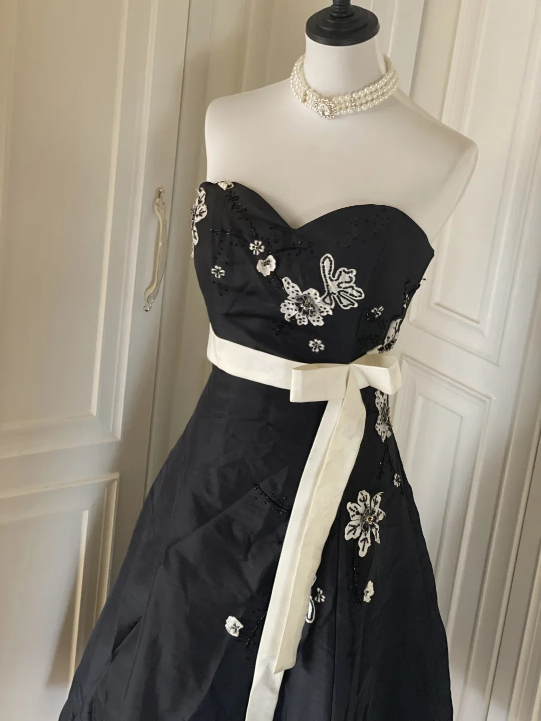 Black and White Elegant Stylish Exquisite Beaded Midi/Short Satin Homecoming Dresses Prom Dresses Evening Dresses Party Dresses Prom Dresses HZ1023