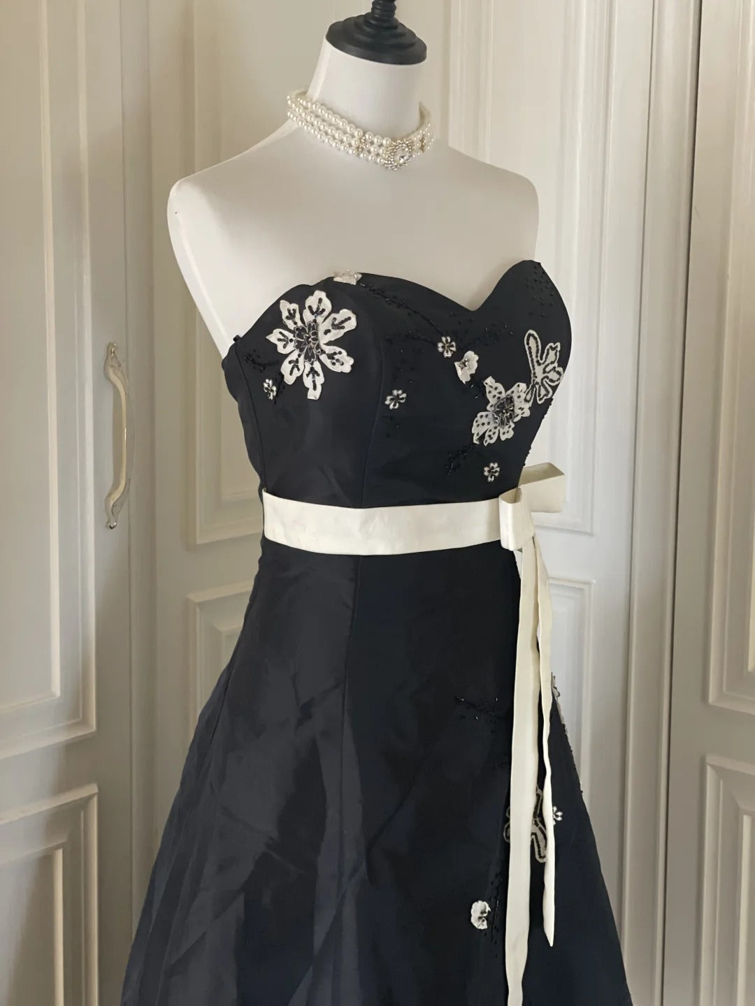 Black and White Elegant Stylish Exquisite Beaded Midi/Short Satin Homecoming Dresses Prom Dresses Evening Dresses Party Dresses Prom Dresses HZ1023