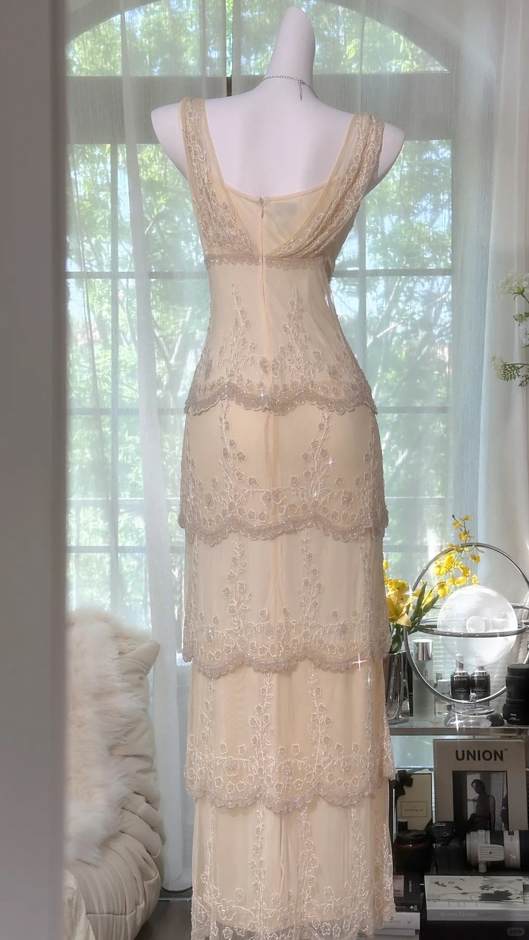 Cream Yellow V Neck Exquisite Beaded Lace Long Chiffon Tulle Ball Gown Evening Gown Wedding Party Gown Prom Gown Graduation Date Gown HZ1023