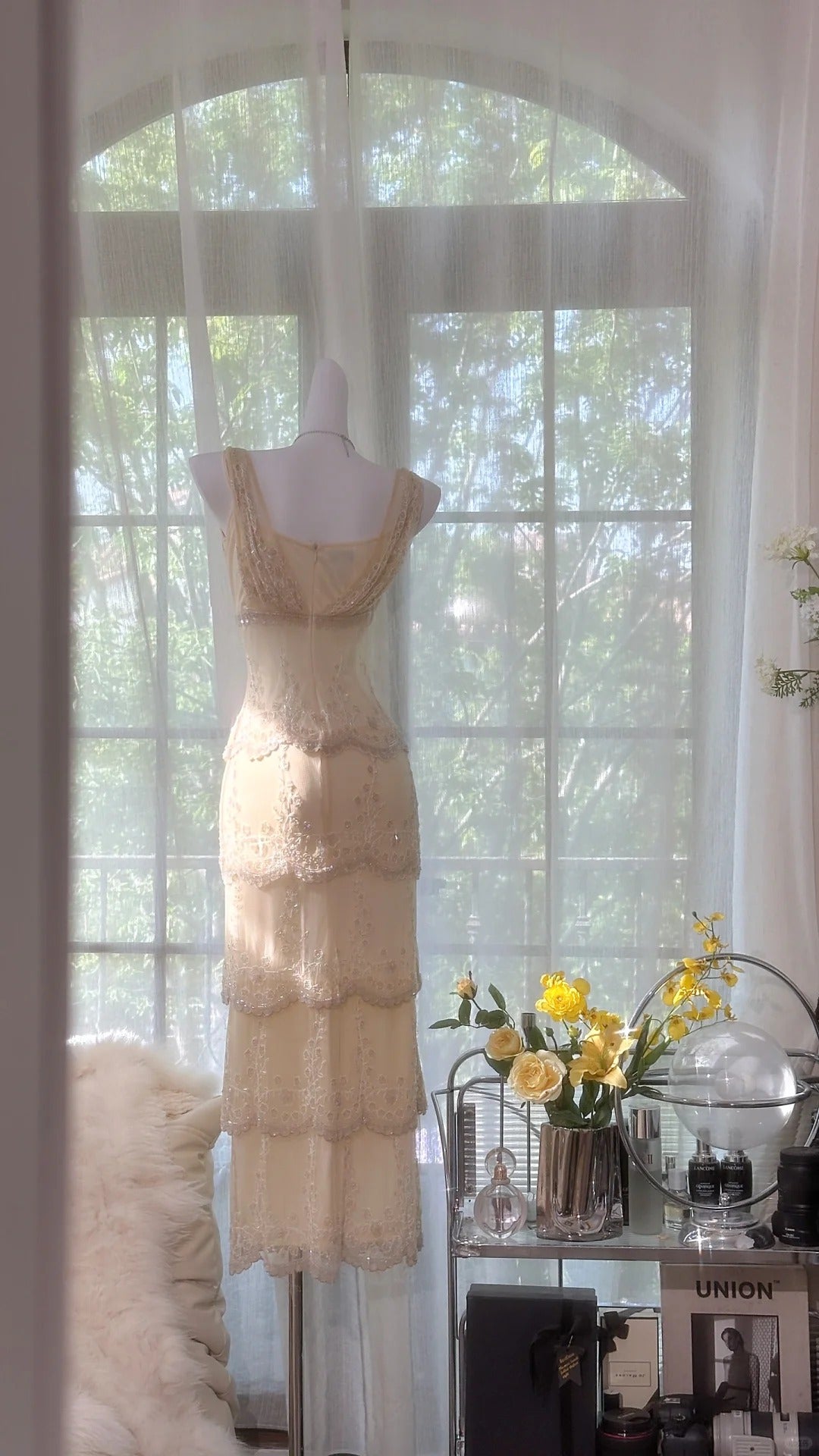 Cream Yellow V Neck Exquisite Beaded Lace Long Chiffon Tulle Ball Gown Evening Gown Wedding Party Gown Prom Gown Graduation Date Gown HZ1023